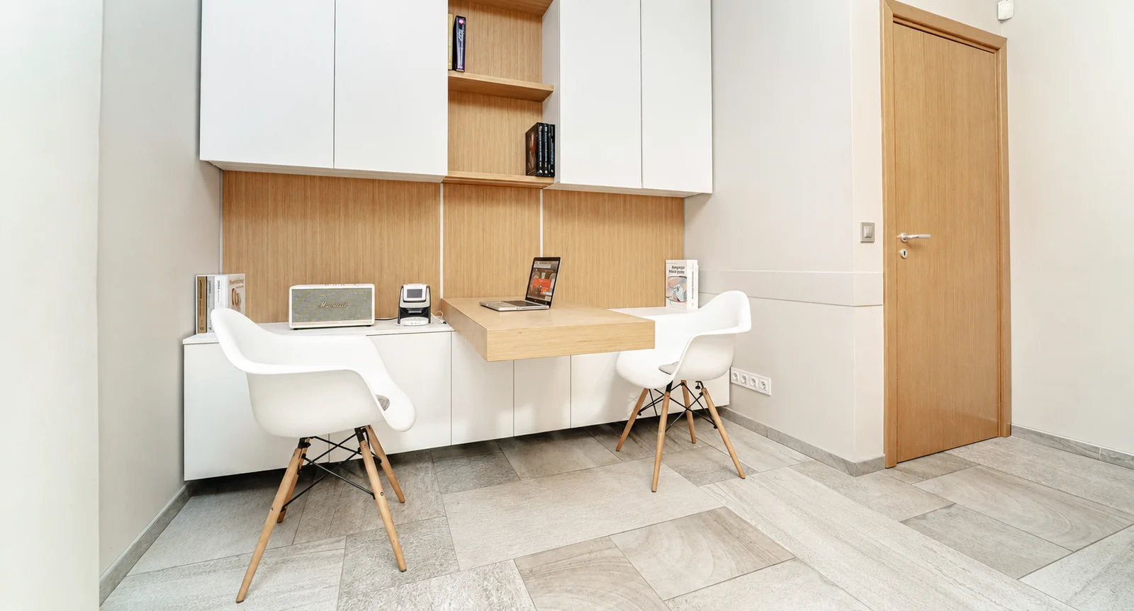 Dental treatment room